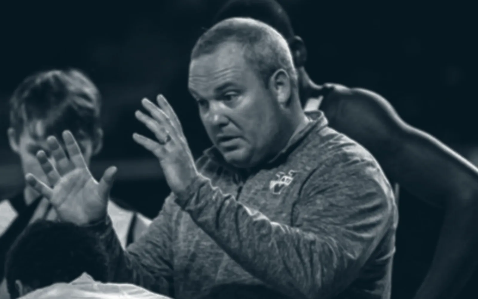 Coach Jason Mays coaching